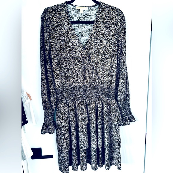 Michael Kors minidress, tiered skirt. Super cute! - Picture 1 of 4